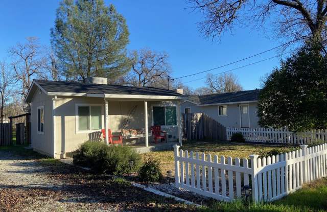 Photo of CUTE 2 BED 1 BATH HOUSE IN THE COUNTRY OAKS SUBDIVISION