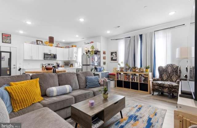 2400 GERMANTOWN AVENUE