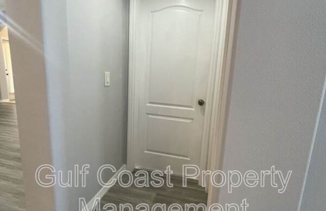 2827 Suncoast Lakes Blvd