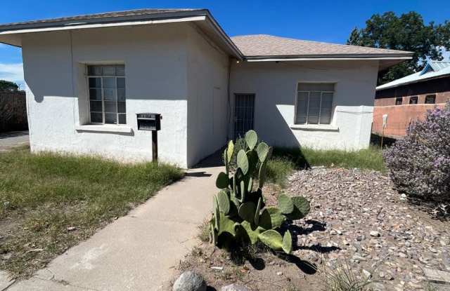 3 Bedroom Home Downtown Area - 620 West Organ Avenue, Las Cruces, NM 88005