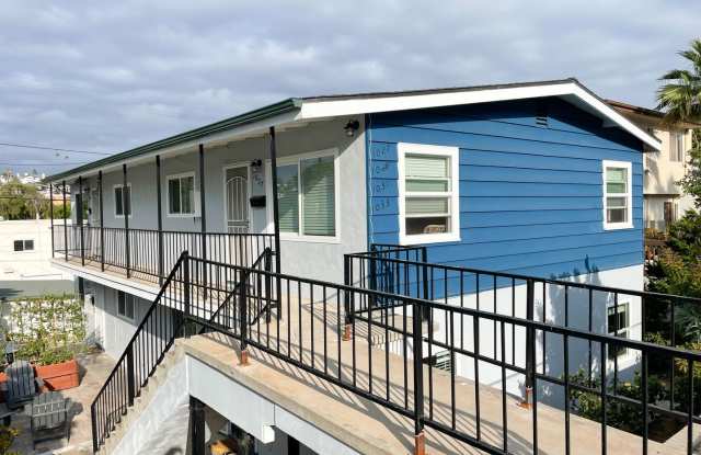 Remodeled 2-bedroom, 1 bathroom apartment blocks from the sand in Encinitas!