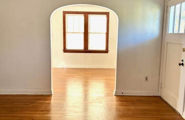 5038 BLACKBURN Street