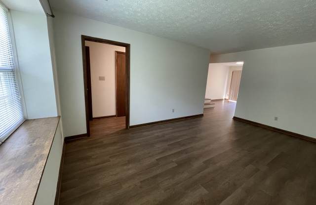 22404 Greenview Court