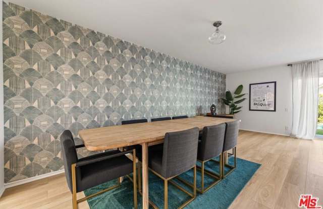 Photo of 3500 W Manchester Blvd unit: 462