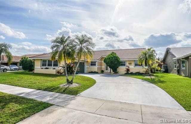 14940 E Waterford Dr - 14940 East Waterford Drive, Davie, FL 33331