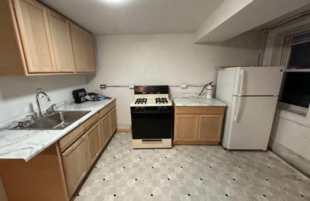 2500 W Fond Du Lac Ave