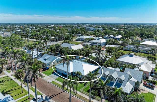 Furnished/Unfurnished ** Annual Rental ** Available 5/1/26 ** 4 Bed/2 Bath Single Family Home ** Downtown Punta Gorda ** $2,850/mo