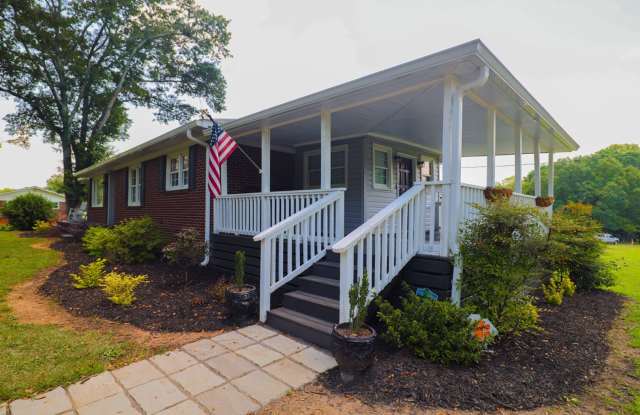 Beautiful 3 Bedroom Home in Central, SC