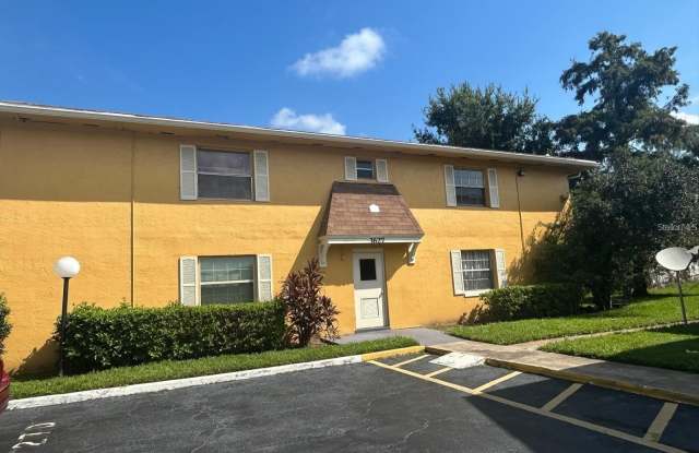 1627 W OAK RIDGE ROAD