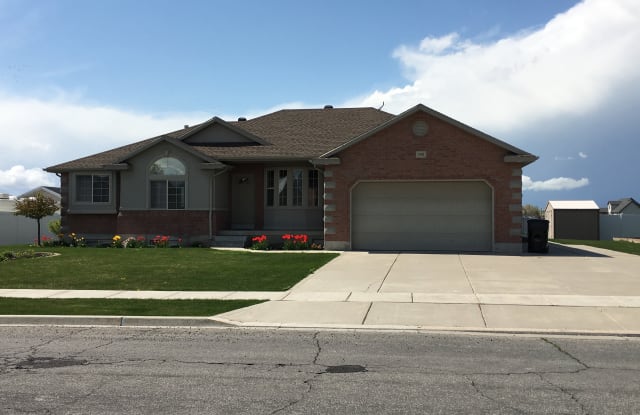 3382 South 575 West - 3382 South 575 West, Syracuse, UT 84075