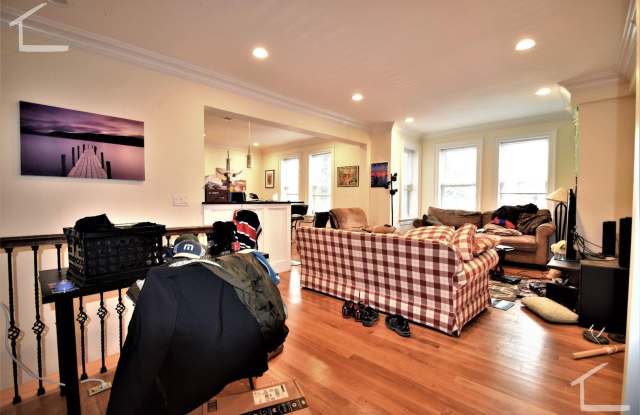 Photo of AWESOME 5 BED IN BROOKLINE