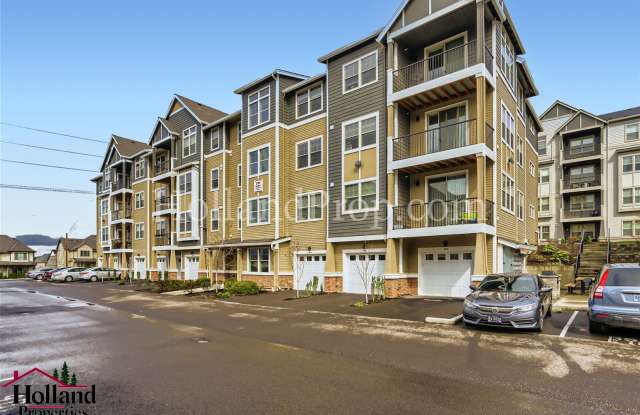 Photo of Upper Level 2 Bedroom Condo in Beaverton. NEW PRICE!