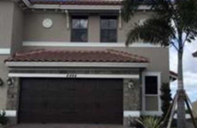8444 Lake Majesty Lane