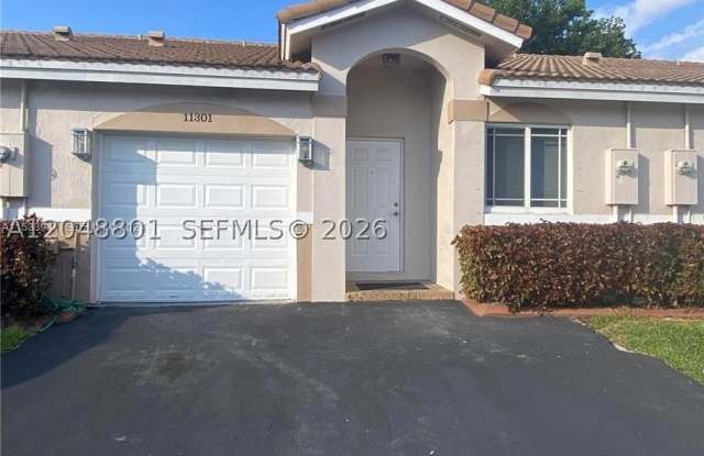 11301 SW 17th Ct