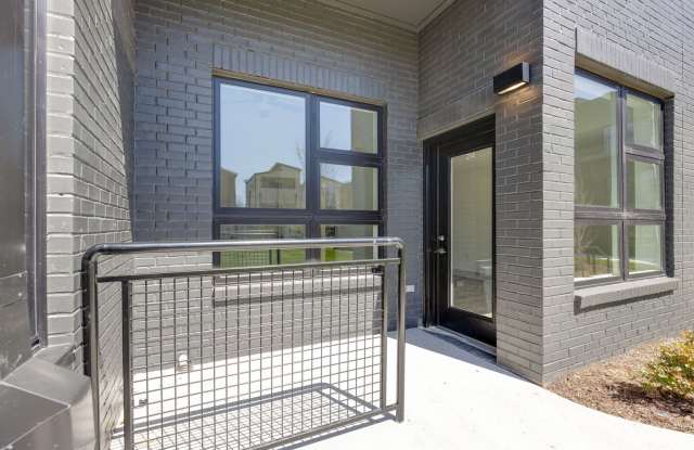 Walk to Geodis - 1 Bed Condo in WEHO!