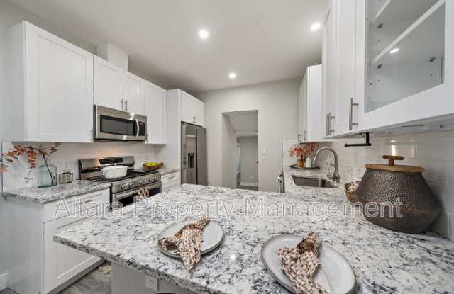 2339 South Acoma Street