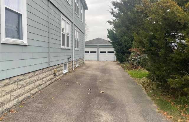 169 Francis Avenue unit: 2