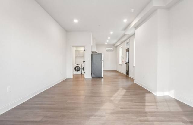 472 Roxborough Avenue - 2F