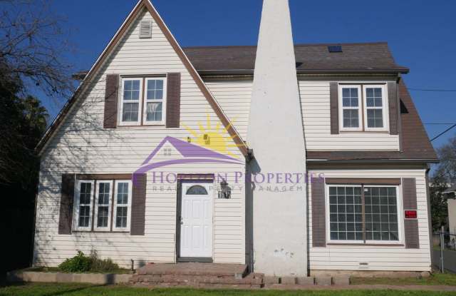 Remodeled 5 Bed 2 Bath 2,000 sqft home in North Sacramento