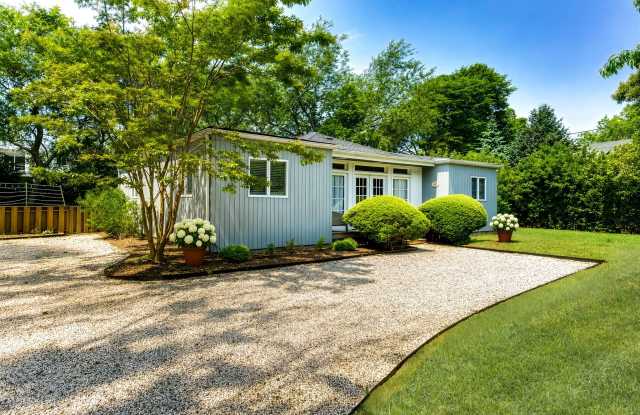 229 W Lake Drive