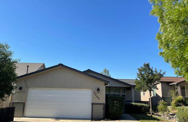 3 BED/2 BATH HOME LOCATED IN THE BUCKEYE PINES SUBDIVISION photos photos