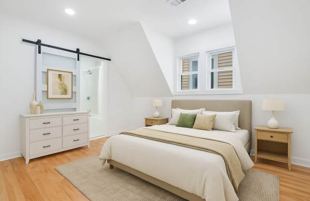 2617 W Fullerton Avenue