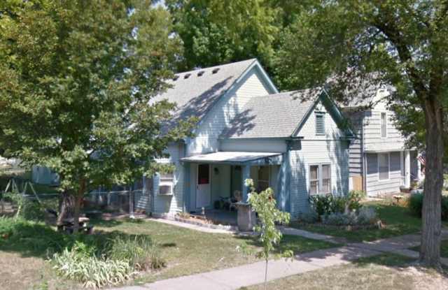 120 N Moffet Avenue