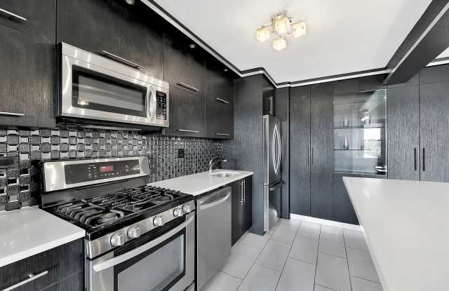 1625 Emmons Ave Apt 2E