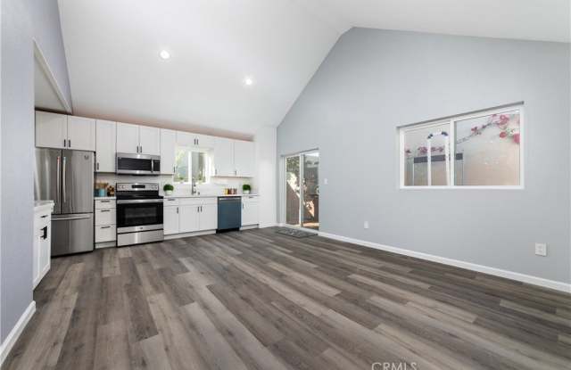 1135 N Howard Street