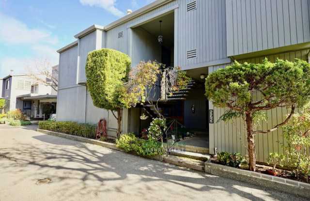 Photo of 575 Larkspur Plaza Dr