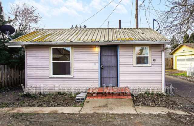 Photo of 351 A 19th Street Southeast