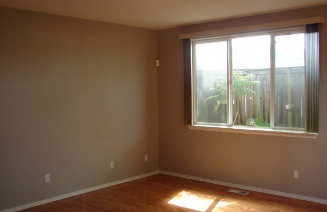 7818 Northeast 24th Court