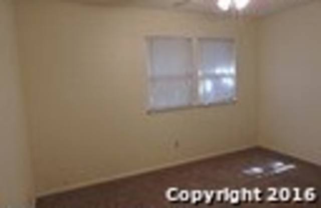 CONVENIENT TO MEDICAL CENTER AND USAA