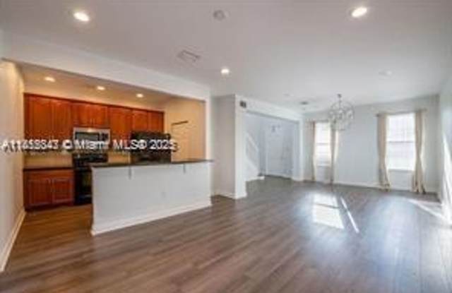 109 SW 147th Terrace 1109, Pembroke Pines, FL 33027