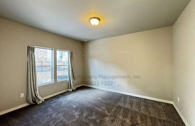 Gorgeous 3 Bedroom Townhouse Located in Northeast Colorado Springs