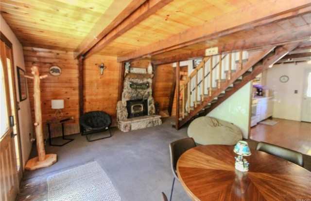 317 West Aeroplane Boulevard