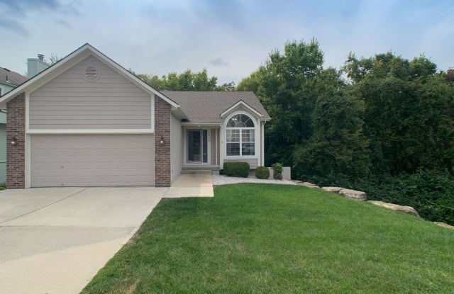 100 NW Whitlock Drive - 100 Northwest Whitlock Drive, Lee's Summit, MO 64081