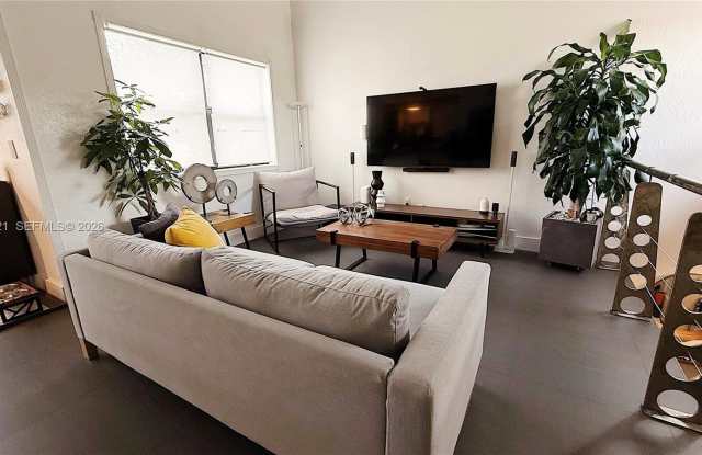 10231 Fontainebleau Blvd