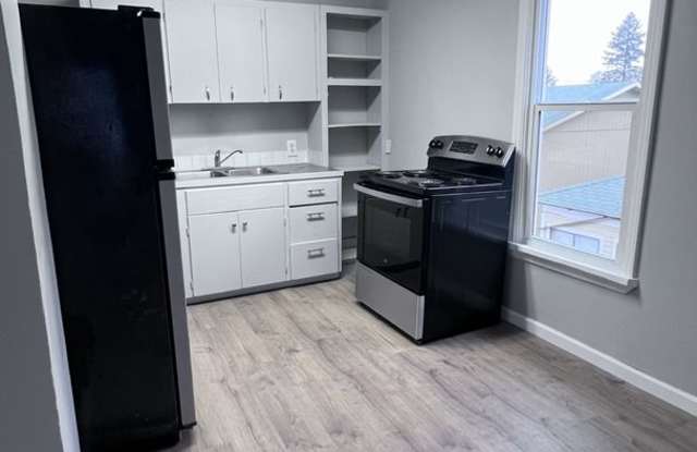 1bed 1bath upper unit in North Central