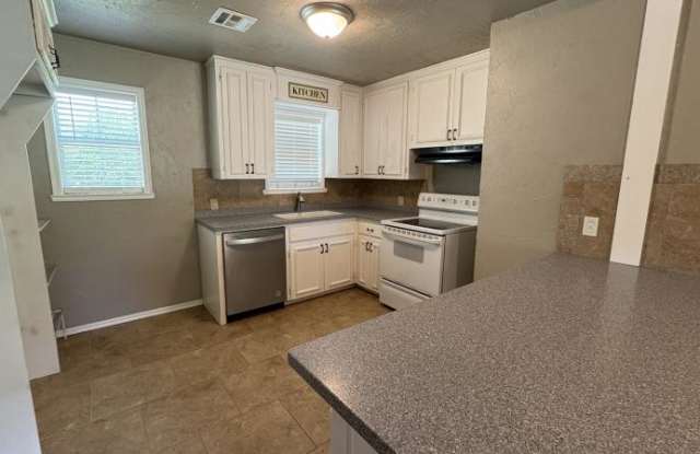 4009 Southeast 25th St.