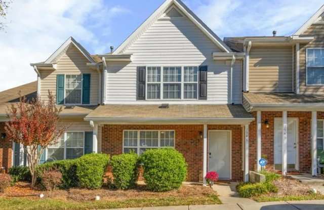 Highly desired modern 2 bedroom 2.5 bath townhouse in NW Greensboro.