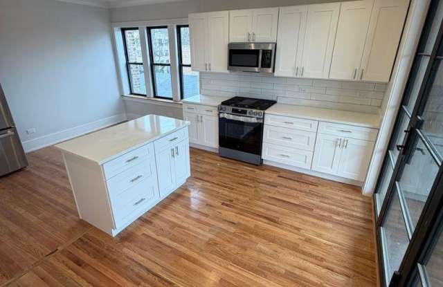 4884 4886 N. Hermitage - 4886-2N