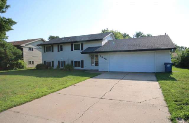 1033 Thorndale