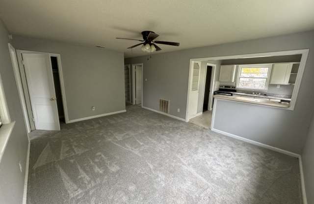 Photo of 2209 N Kenyon St - 1