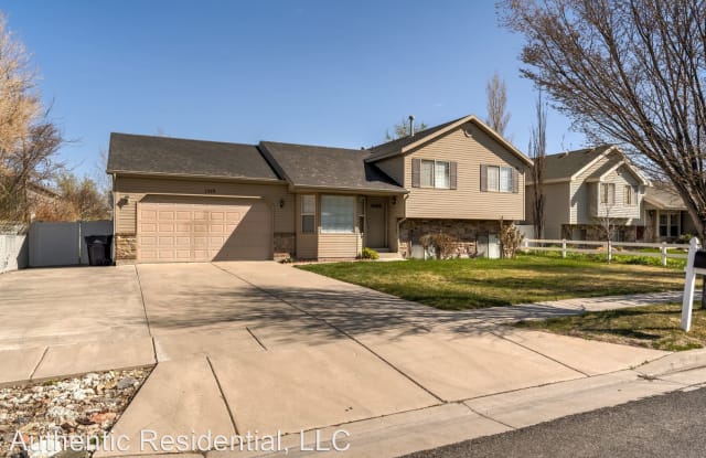 1378 W 2050 S - 1378 West 2050 South, Woods Cross, UT 84087