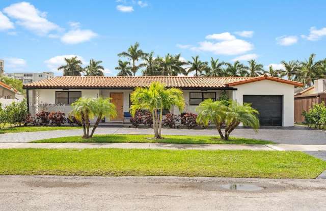 1116 NE 4th Ct - 1116 Northeast 4th Court, Hallandale Beach, FL 33009