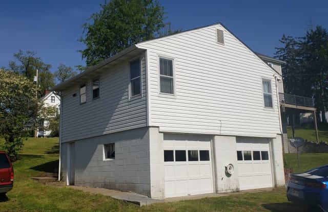 628 Jones Ave - 628 Jones Avenue, Morgantown, WV 26505