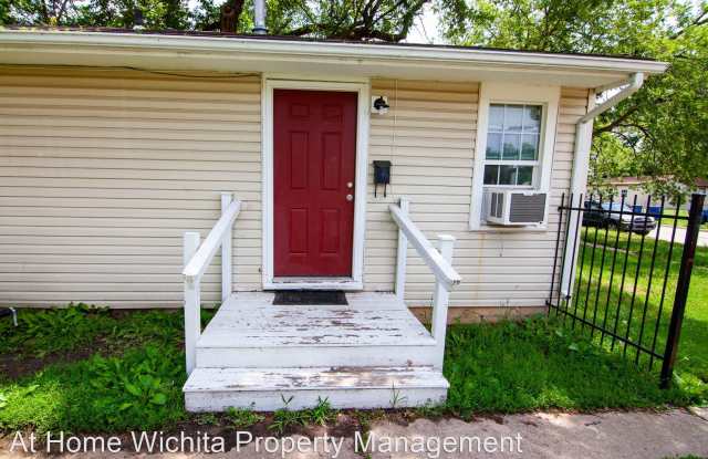 1606 S Martinson