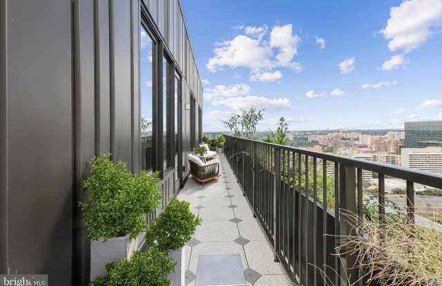 Photo of 244 19TH COURT S