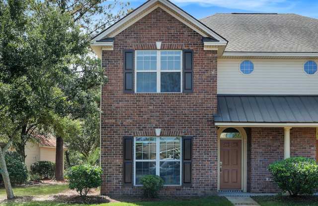3 bedroom 2.5 bath townhome in Carriage Square @ Morgan Pines